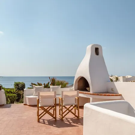 Laura A Villasimius, Tra Casa E Mare Non C'e Distanza