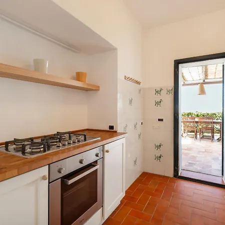 Laura A Villasimius, Tra Casa E Mare Non C'e Distanza